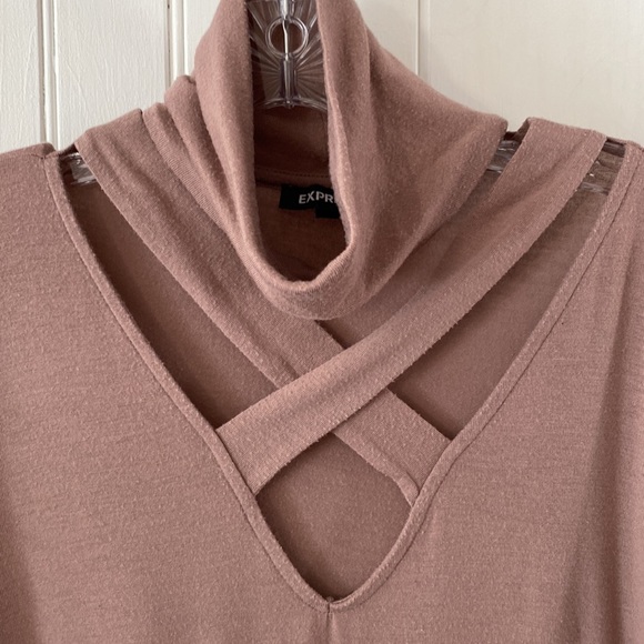 Women's Express Long Sleeve Shirt Size Medium - Picture 2 of 5